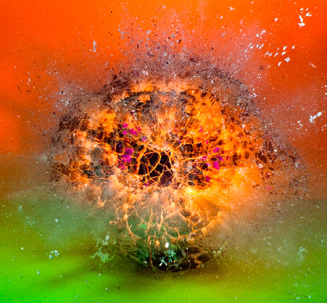 Incredible HD Explosion Stills!! Things Blown Up!!