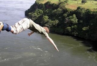 Crocodile bungee jumping in Australia you think regular bungee jumping is for boring wannabes then how about bungee jumping over a lake full of hungry crocodiles