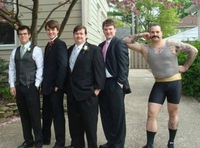 Pretty Strange Prom Photo's!