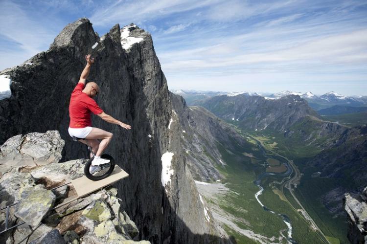 A defying act by Eskil Rnningsbakken in Norway