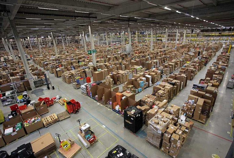 This is how the inside of one of Amazon's warehouses look