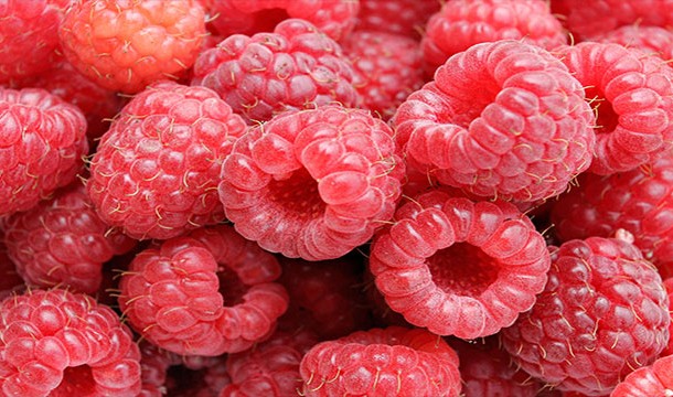 According to researchers, the center of our galaxy tastes like raspberries and smells like rum