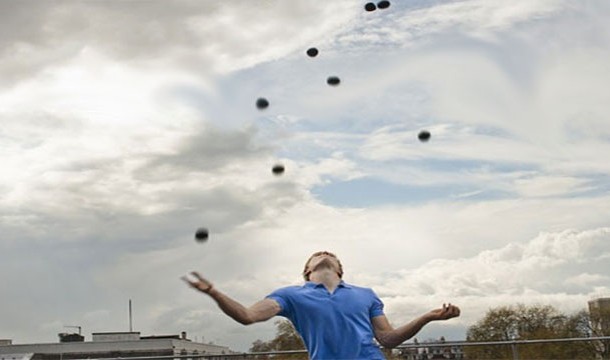 Alex Barron of the UK juggled 11 balls for 23 consecutive catches
