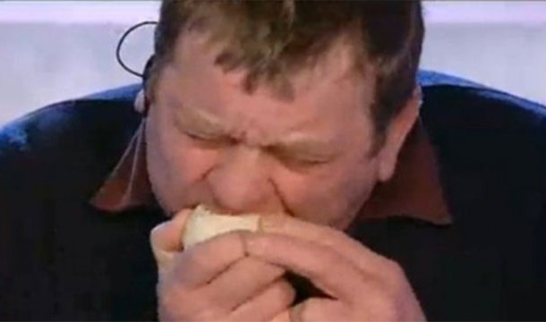 Englishman Brian Duffield finished an entire onion in 1 and a half minutes.