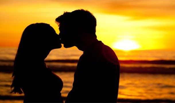 More than 40,000 parasites and 250 types of bacteria are exchanged during a typical French kiss
