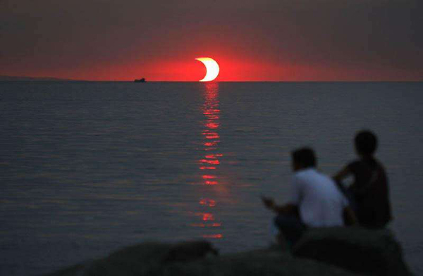 cool pic solar eclipse sunset