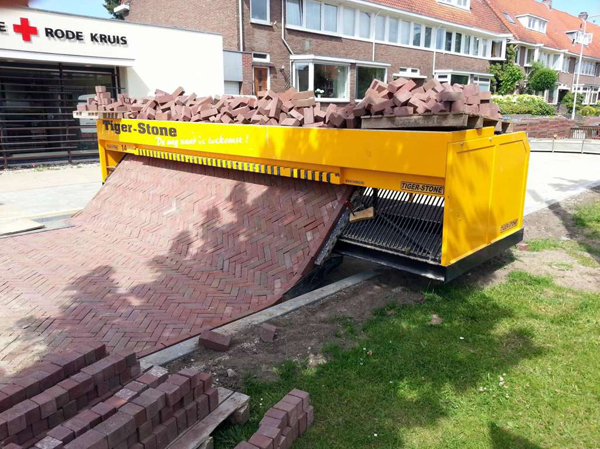 cool pic brick road laying machine