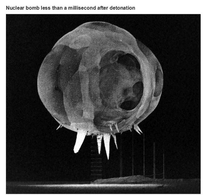 harold edgerton - Nuclear bomb less than a millisecond after detonation