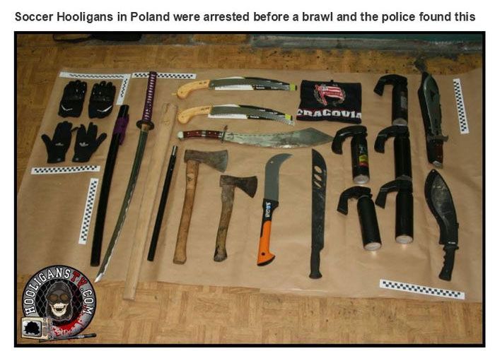 hooligans guns - Soccer Hooligans in Poland were arrested before a brawl and the police found this Racou Igans Hool S.Com