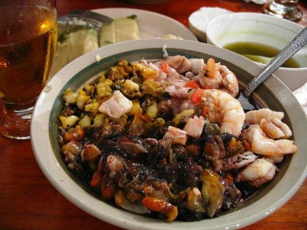 Next to tripe soup made with garlic and onion, Mexicans cure hangover with "vuelva a la vida", (meaning "return to life") which is a seafood cocktail mixed with tomato juice and vegetable salad "pico de gallo."