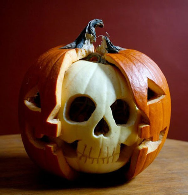 Creative Jack o Lantern carved pumpkin - scary pumpkin carving ideas