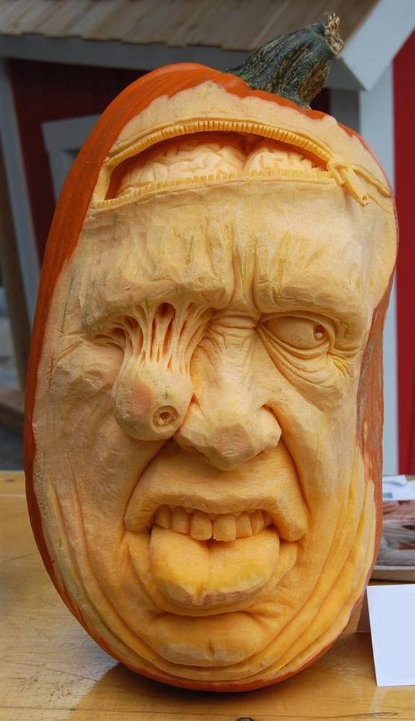 Creative Jack o Lantern carved pumpkin - diy pumpkin carving ideas