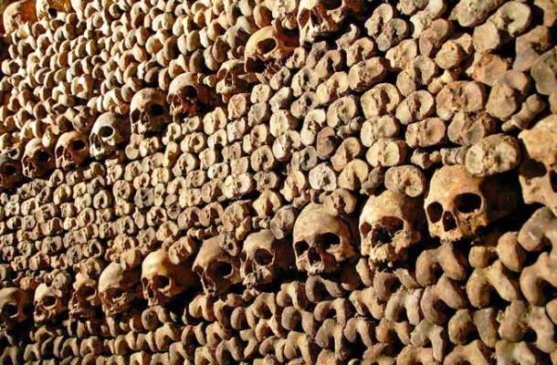 From now on, its just you, dark spooky tunnels and never-ending masses of bones. The tour takes approximately 45 minutes and covers just a tiny 1.2 mile-long fragment of the catacombs.