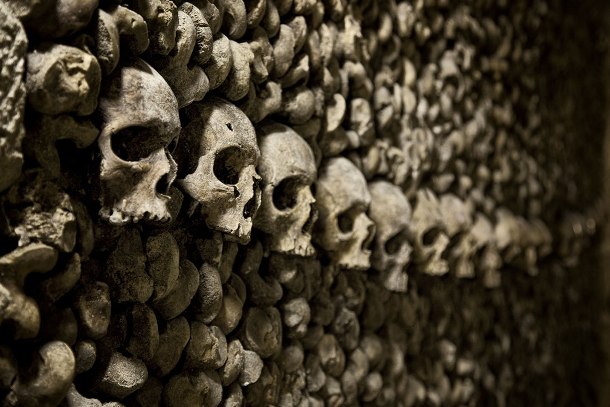 Walking through so many human remains can be a very disturbing experience. Some tourists even claim that they felt the presence of the skulls actually staring at them.
