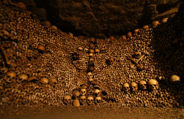 Since most of the catacombs lie about 100 feet under the surface, lower than the Parisian metro, the temperature doesnt change throughout the year. It's always about 55 F.