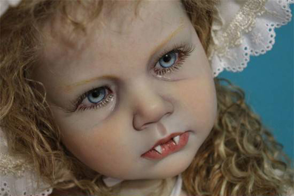 Woman Creates Reborn Baby VAMPIRE Dolls.Ok, if regular Reborn baby dolls don't creep you out, THESE surely will. These dolls are designed with sharp teeth to look like baby vampires. There are also baby werewolves and zombies. Cute?