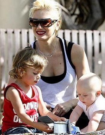 Gwen Stefani and Gavin Rossdale-This couple are double offenders when it comes to naming their children. Their oldest son got off relatively easy with the name Kingston James McGregor, but their second son is sure to be ridiculed for the rest of his life. Zuma Nesta Rock really guys? Apparently Zuma is the name of the beach in Malibu where Gavin had an epiphany to begin his music career. Nesta is Bob Marleys given name and Rock maybe comes from the fact that they are both rock stars.