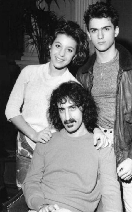 Frank Zappa and Adelaide Gail Sloatman-In my opinion they are definitely the worst on the list, with four of the worst names Ive ever heard. From oldest to youngest is Moon Unit, Dweezil, Diva Thin Muffin Pigeen and Ahmet Emuukha Rodan. Despite these odd choices they have stood by them saying that their last name would give them more trouble than their first. I question their sense of logic.