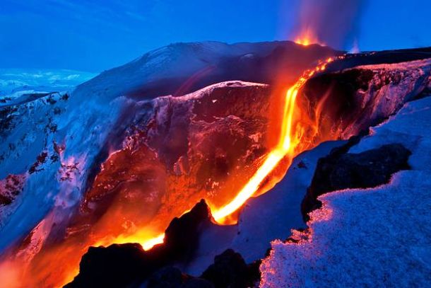 In total, there are hundreds of volcanoes in Iceland with approximately 30 volcanic systems still active. The eruptions are sometimes accompanied by these lava cascades which create truly breathtaking sceneries.