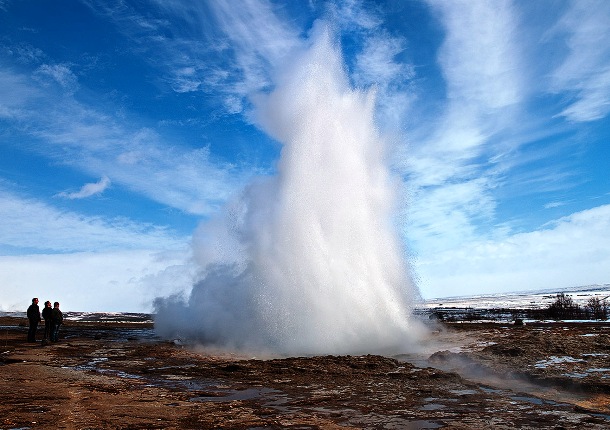 Some people say Iceland and New Zealand have quite a lot in common and geysers and hot springs are certainly one of the great natural features these two countries share. Iceland has many geysers including the well-known Geysir and Strokkur. Located in the geothermal area in the southwest part of the country, Strokkur erupts every 48 minutes, usually 15  20 meters 50  65 feet high, sometimes even up to 40 meters 130 feet.