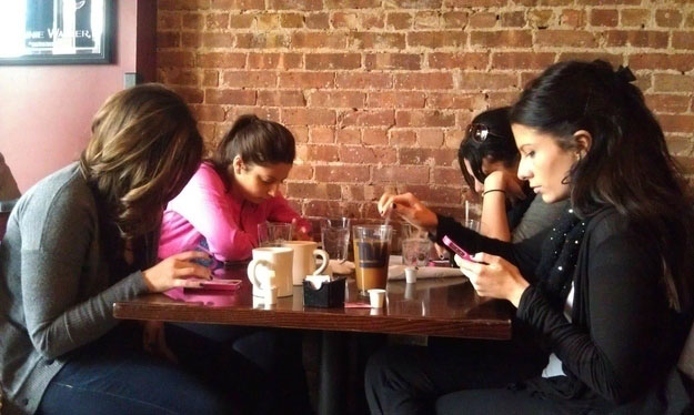 19 Observations About America's Phone Obsession