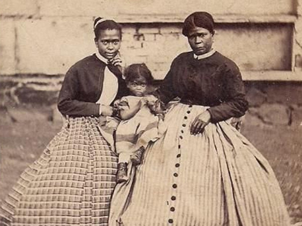 A rare photograph of Robert E. Lee's slave, Selina Norris Gray and two of her eight children, has surfaced on eBay.Mary Lee Robert's wife fled Arlington House in Arlington, Virginia, at the start of the Civil War. She gave Gray the keys to the mansion, and responsibility for the grand house the Lees had lived in for 30 years.Gray is famously credited with saving numerous heirlooms from marauding Union soldiers belonging to George Washington that were stored in the house.