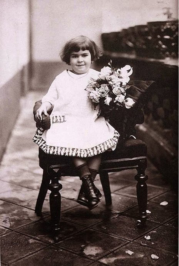 Image of a young Frieda Kahlo taken by her photographer father, Guillermo Kahlo.