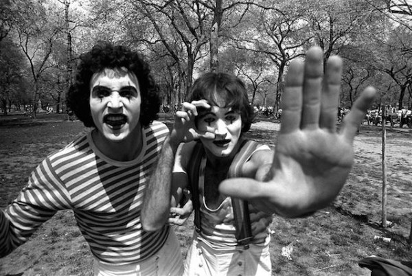In Central Park in spring of 1974, New York photographer Daniel Sorine aimed his Pentax camera at two playful mimes, not knowing that he was about to capture a piece of history. One of the colorful characters, who needed little coaxing as he clowned for the lens, was Robin Williams.The photos remained tucked away for 35 years before Sorine sorted through the old negatives and realized what and who he had captured that day.Of capturing this piece of history, Sorine said he was "sad and thrilled. Sad because I loved Robin Williams as a person, an actor and simply because he was Robin Williams. The world is a less happy place without him.