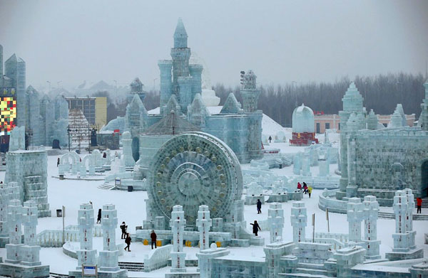 28 Amazing Creations at The Harbin China Ice Festival!