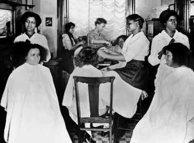 24 Beauty Treatment Images of the Early 1900's!