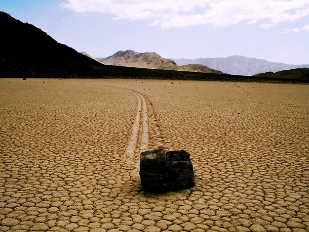 Also known as sailing stones or moving rocks, the running rocks refer to a bizarre geological phenomenon in which rocks move and inscribe long tracks along a smooth valley floor without any human or animal intervention. The origin of the phenomenon is not completely clear yet but scientists suggest the movement might be caused by a strong wind that pushes the stone on a thin layer of clay or wet soil. The heaviest running rocks that have been reported weighed about 700 pounds (almost 320 kg)