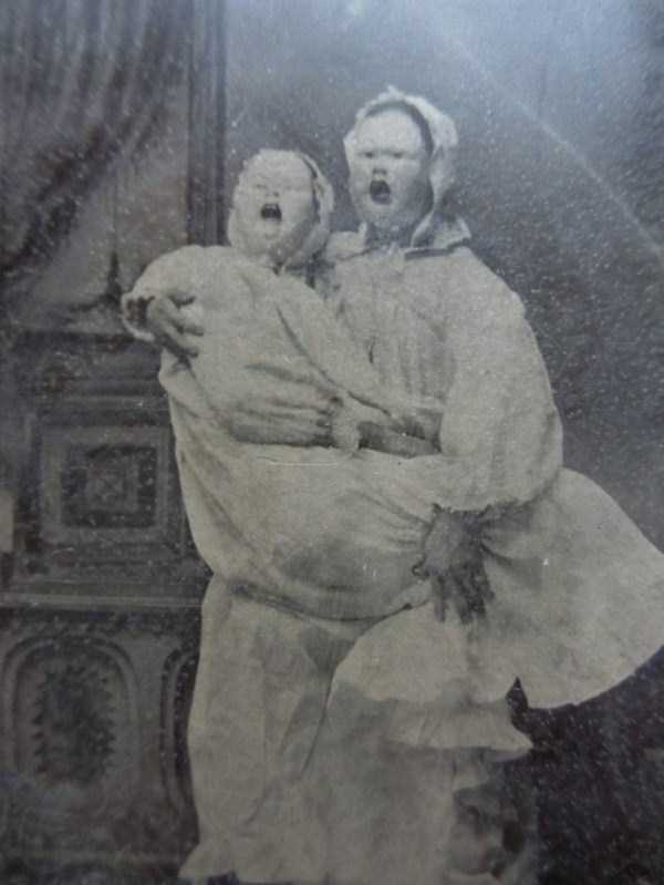 24 Bizarre Vintage Images That Will Creep You Out