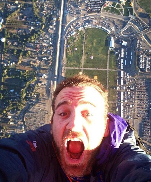 14 people who took selfies to another level