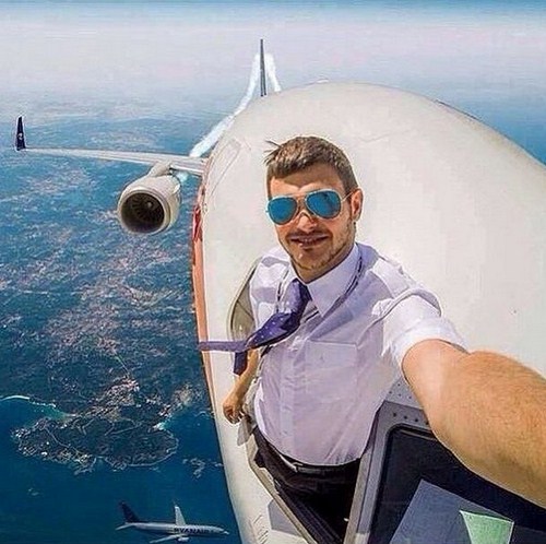 35 People Who Took Selfies to Another Level