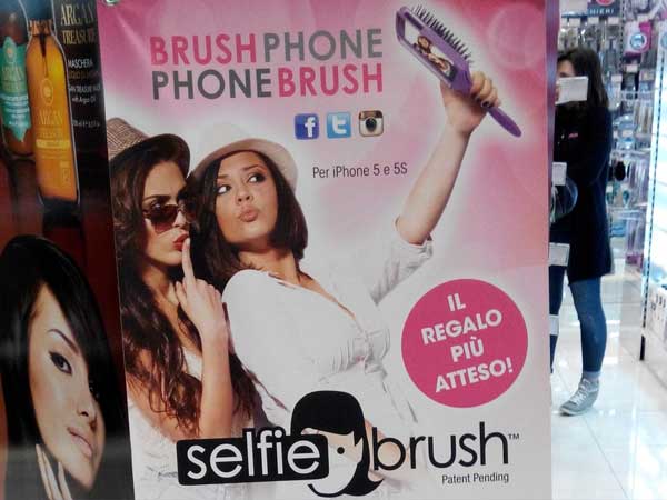 Selfie - Arcus Tes Masche Brush Phone Phone Brush Peo Per iPhone 5 e 5S Il Regalo Pi Atteso! selfie brush Patent Pending