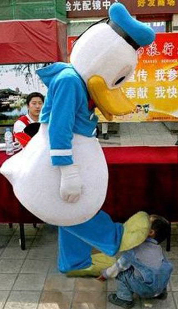donald duck mascot for kids