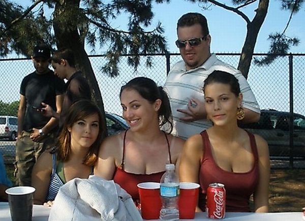 21 of The Sexiest Photobombs