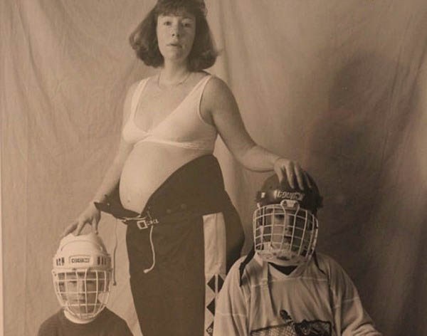 23 Creepy Mothers Day Photos...