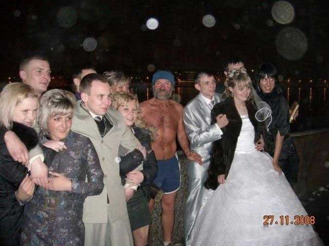 14 Awkward Russian Family Photos!
