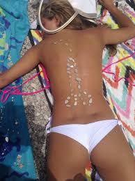 26 Embarrassing Tan Line Fails