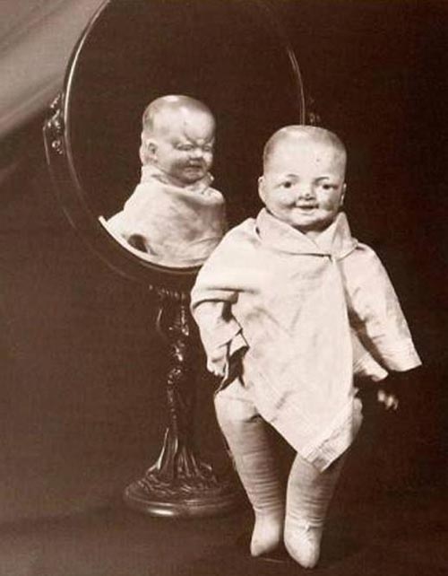 19 Vintage Photos That Are Creepy As Hell