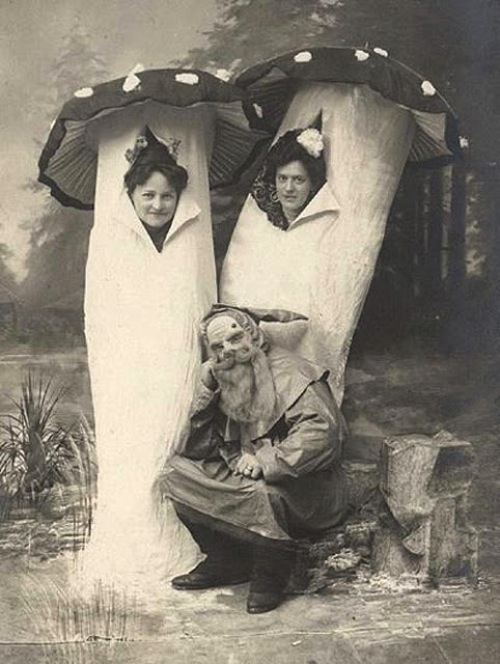 19 Vintage Photos That Are Creepy As Hell