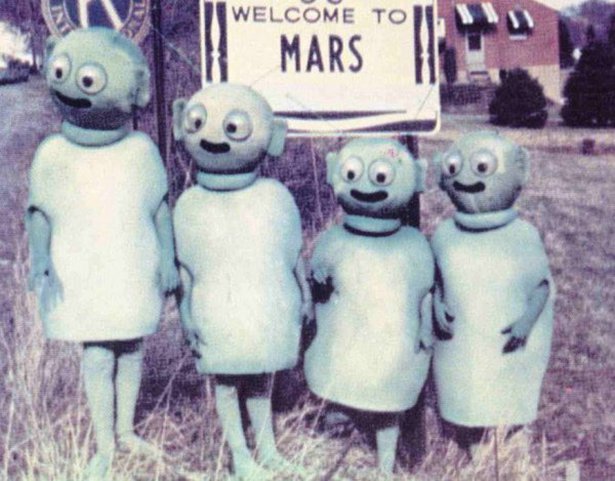 vintage alien funny - Welcome Toilu Mars