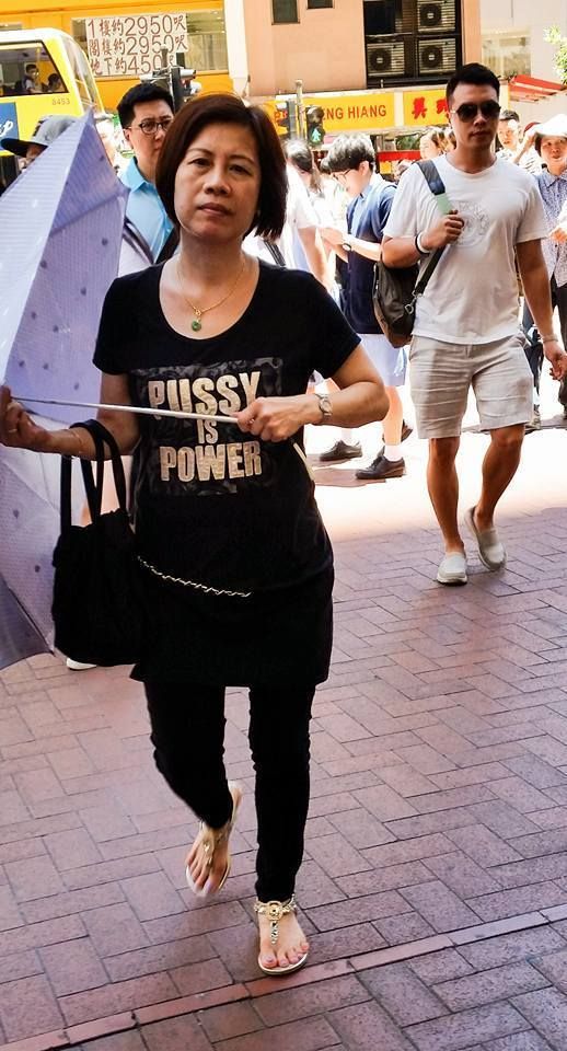 30 People Who Have No Idea What Their Shirt Says!