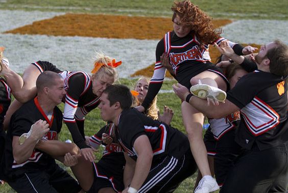 cheerleader fail - Chi.