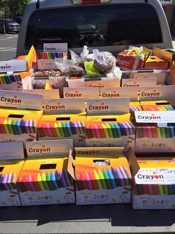 Dad Finds Brilliant Way To Reuse Leftover Crayons From Restaurants And Schools!