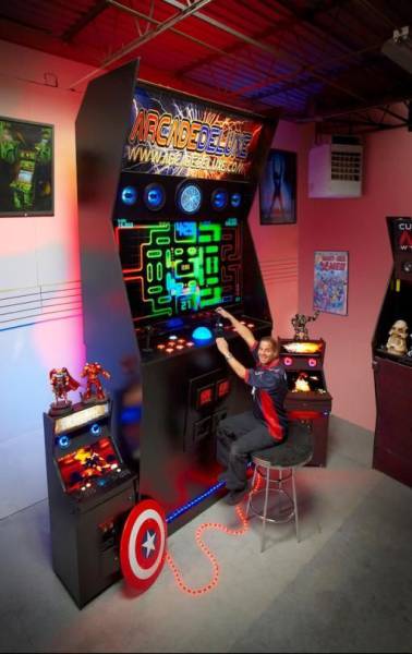 world's largest arcade machine - Www Le
