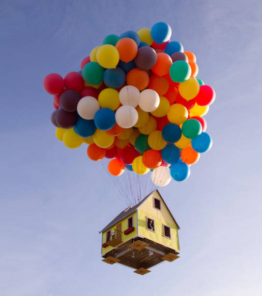 up flying house