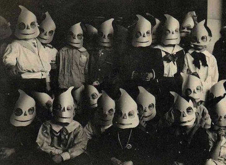 29 Scary Vintage Photos Creepy as F*ck!