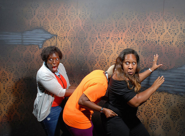 Scared Dudes Loose Their Sh*t  At The Haunted House!